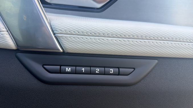 Land Rover Discovery Sport 1.5 P270e Landmark 5dr Auto [5 Seat] Station Wagon - Image 28